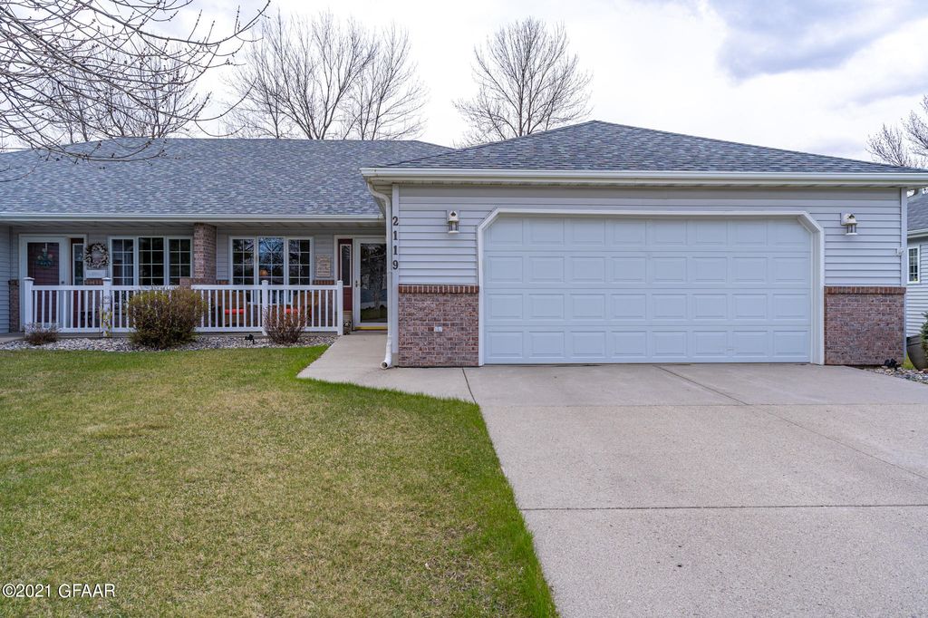 2119 12th Ave NW, East Grand Forks, MN 56721