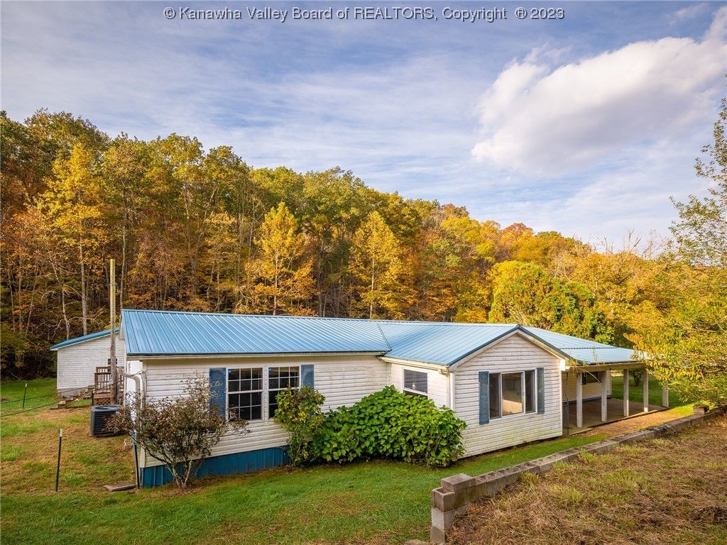 3274 Big Creek Rd, Hamlin, WV 25523 Mobile/Manufactured for Sale MLS
