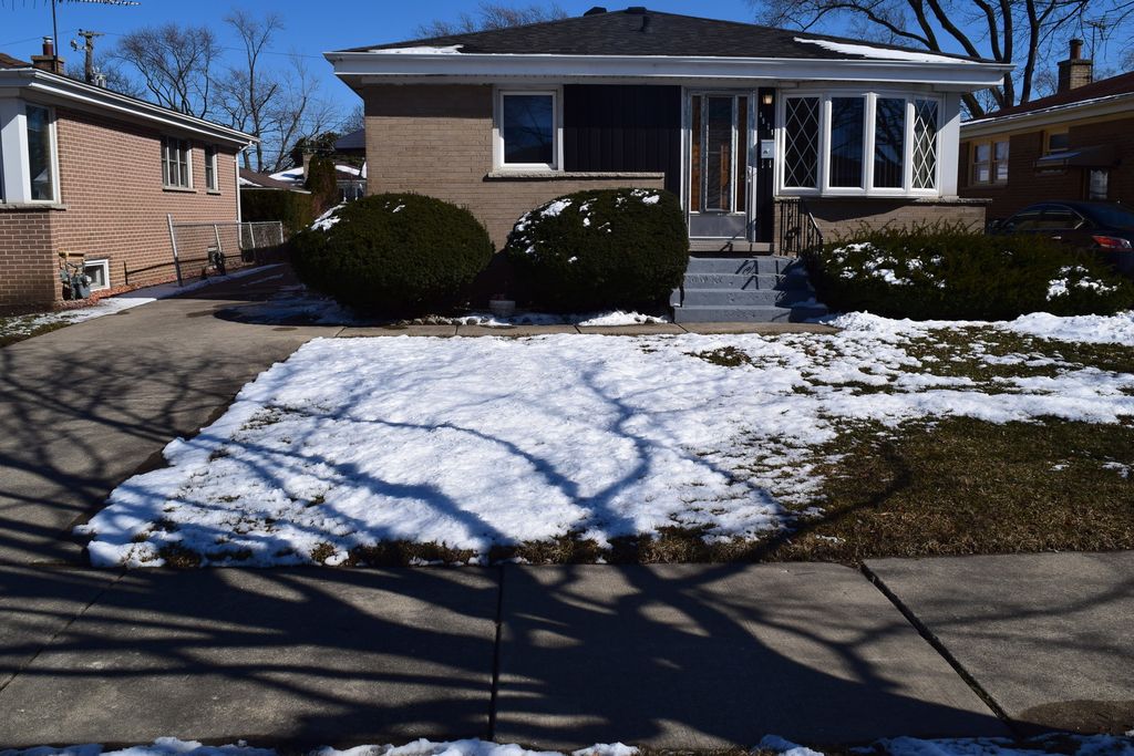 4921 N Opal Ave, Harwood Heights, IL 60706