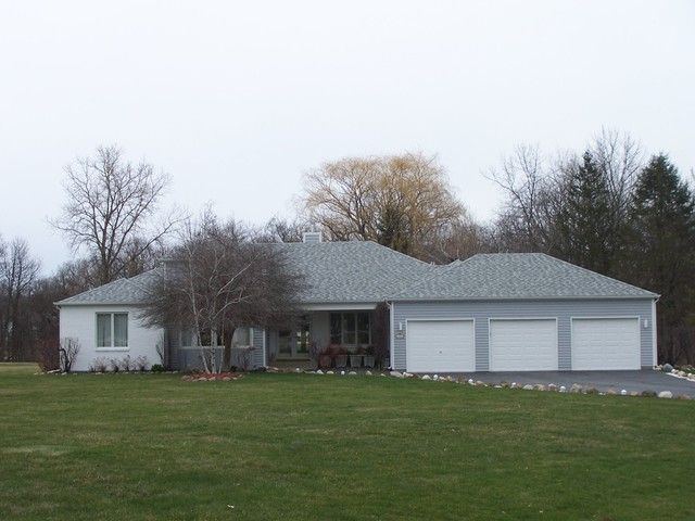 6522 Sycamore Ct, Mchenry, IL 60050