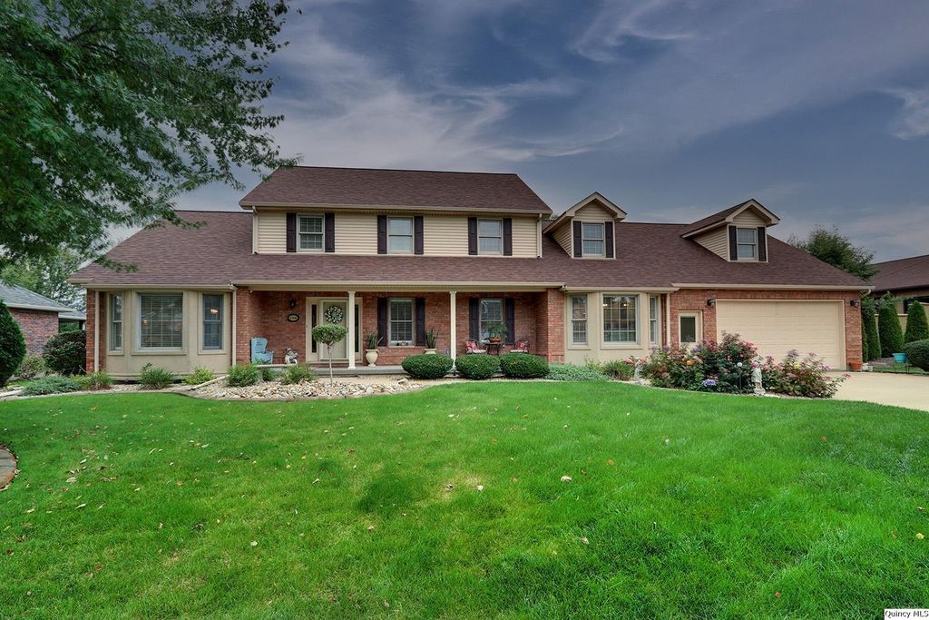 1308 S 35th St, Quincy, IL 62301