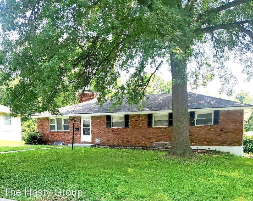 9351 E 77th St, Kansas City, MO 64138