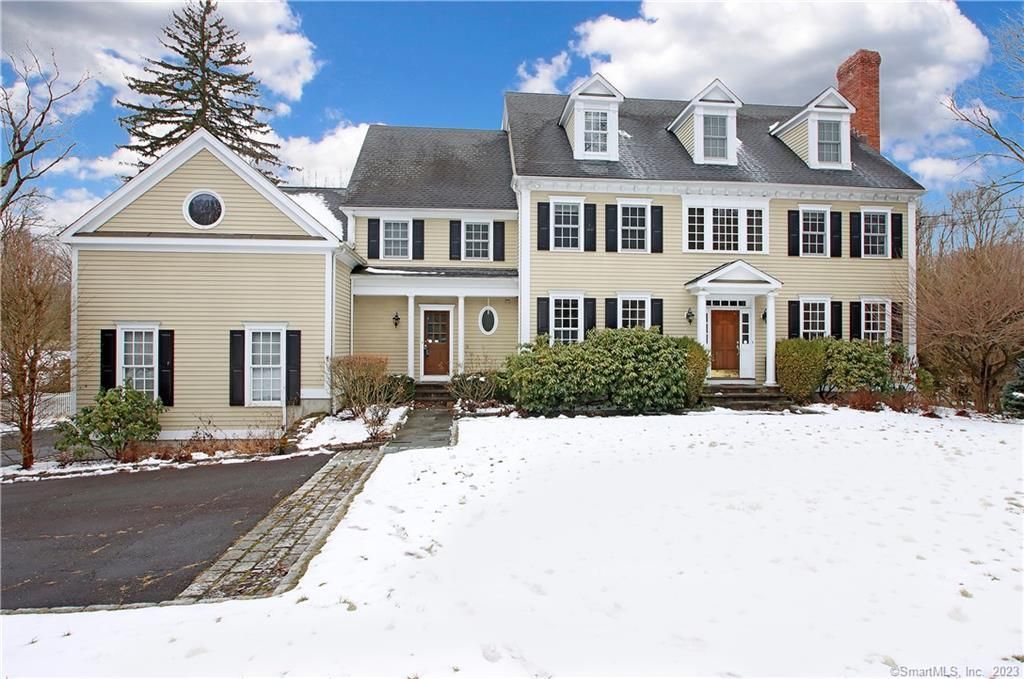 136 Weed St, New Canaan, CT 06840