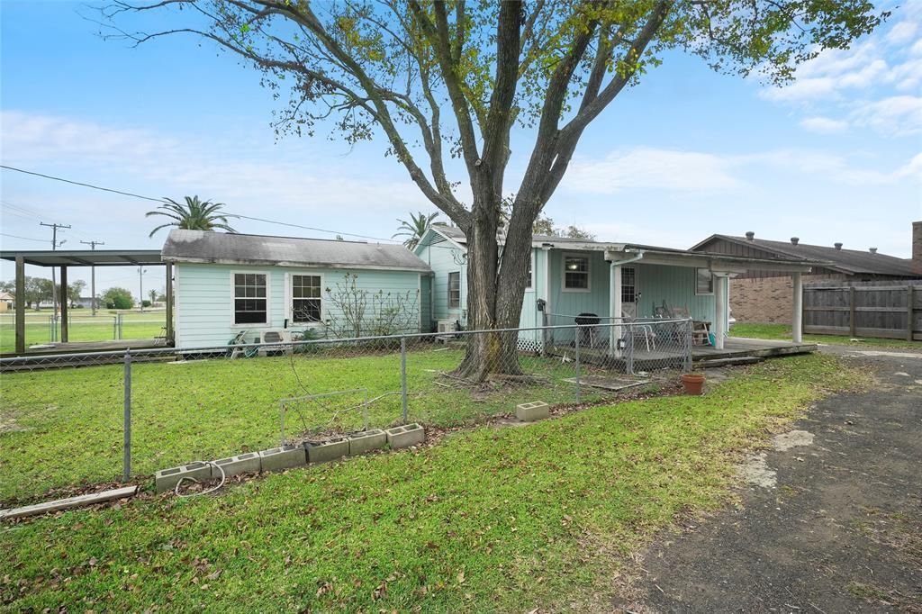 532 Wightman St, Matagorda, TX 77457
