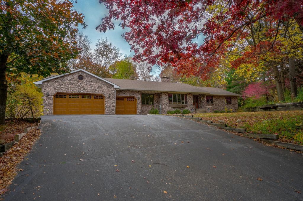 2320 Timber Trl E, Maplewood, MN 55119 Trulia