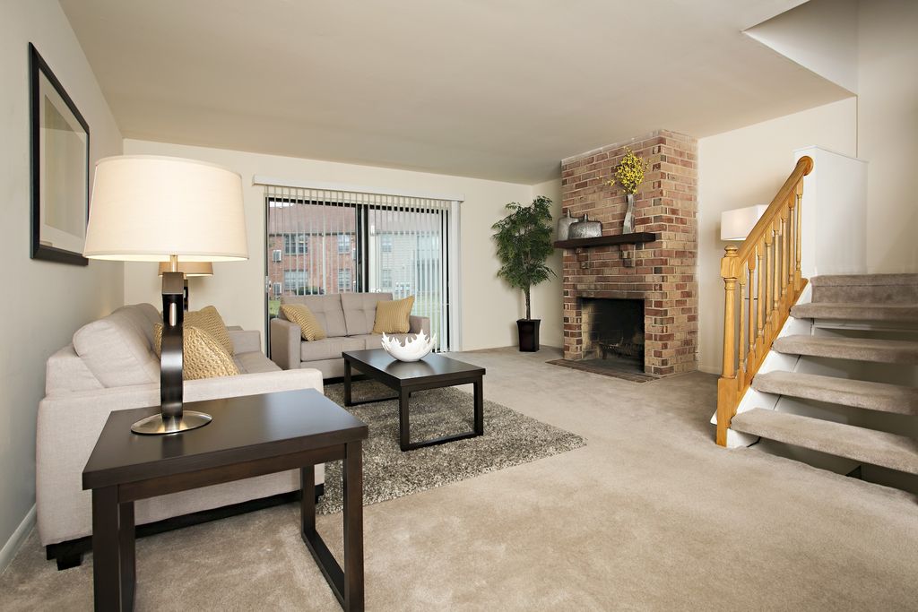 193 Tenby Chase Dr, Riverside, NJ 08075