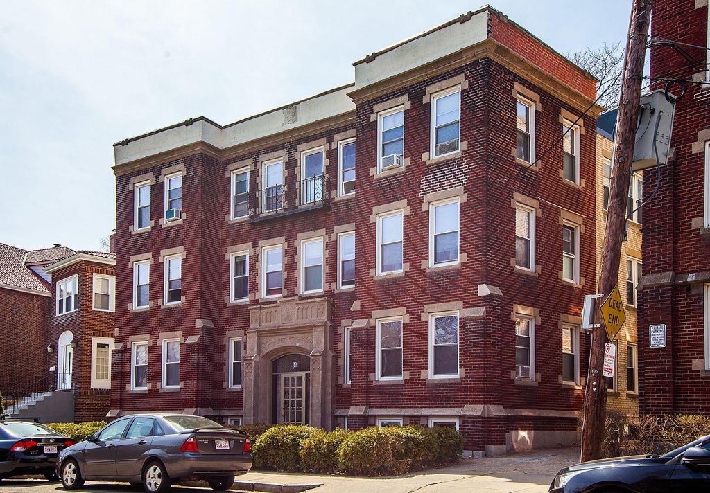 33 Walbridge St, Boston, MA 02134