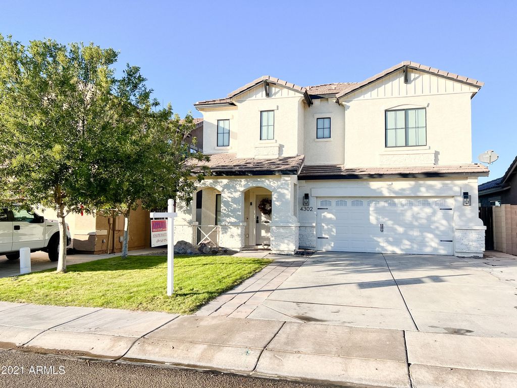4302 E Alamo St, San Tan Valley, AZ 85140