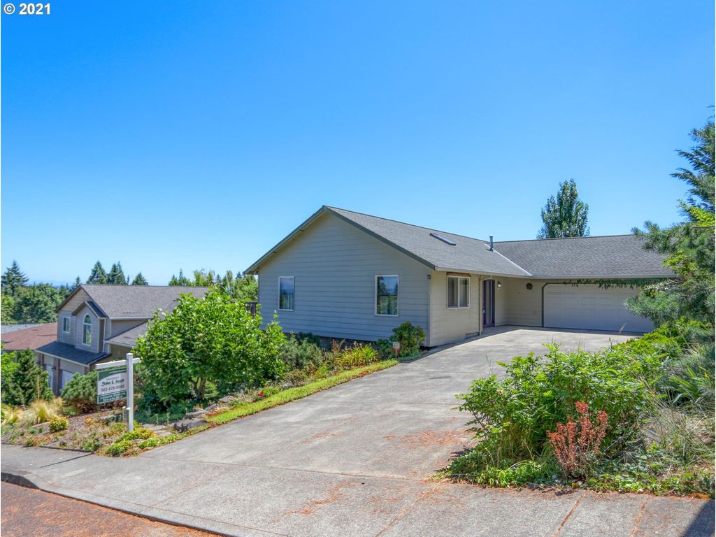 32838 NW Overlook St, Scappoose, OR 97056