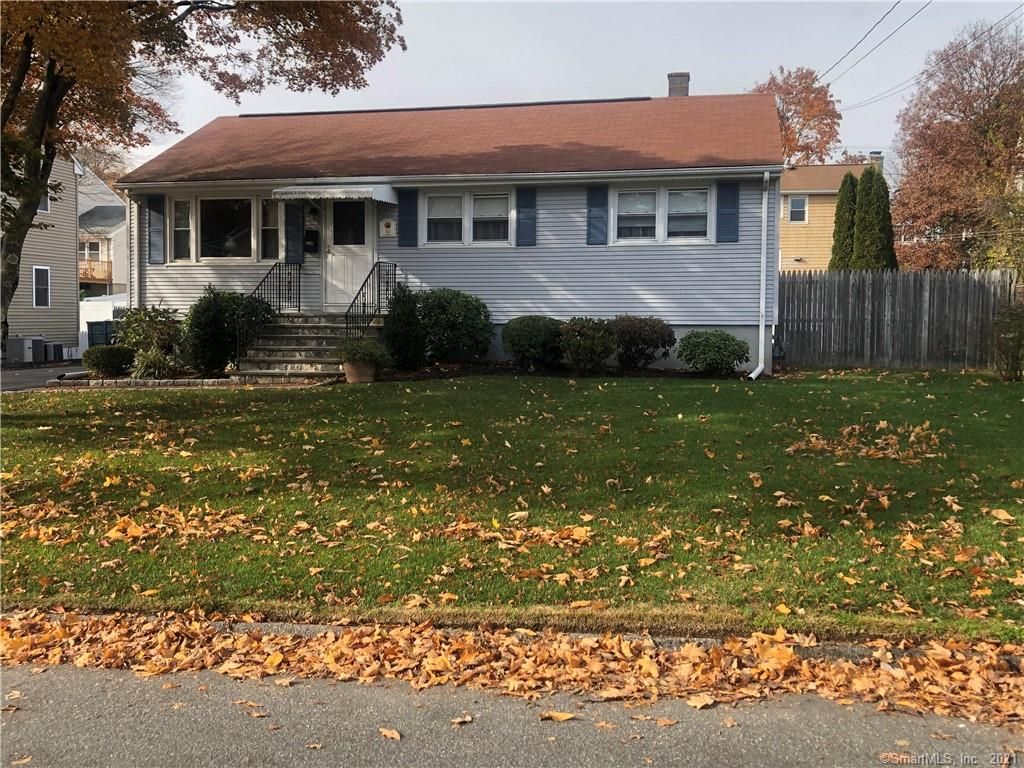30 Marlborough Ter, Fairfield, CT 06825