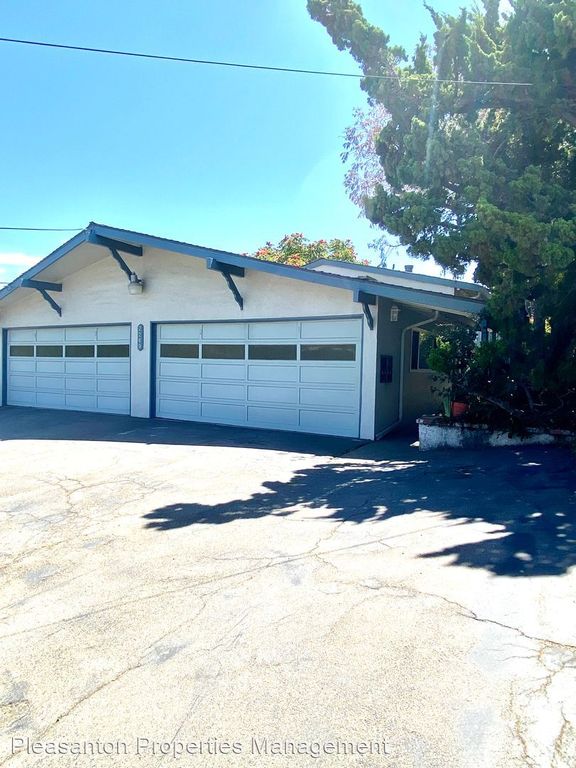 2269 Regent Way #2, Castro Valley, CA 94546