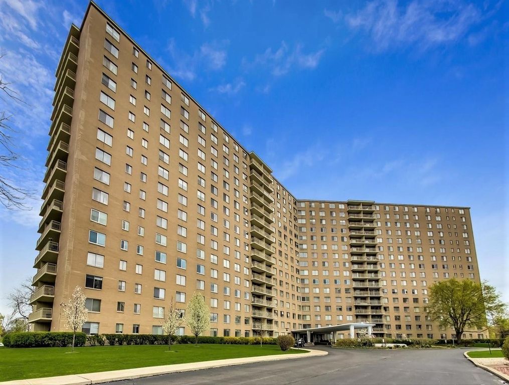 7061 N Kedzie Ave #1612, Chicago, IL 60645