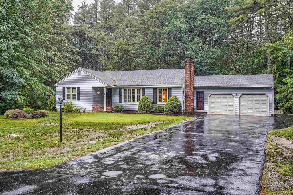 39 Wentworth Drive, Bedford, NH 03110