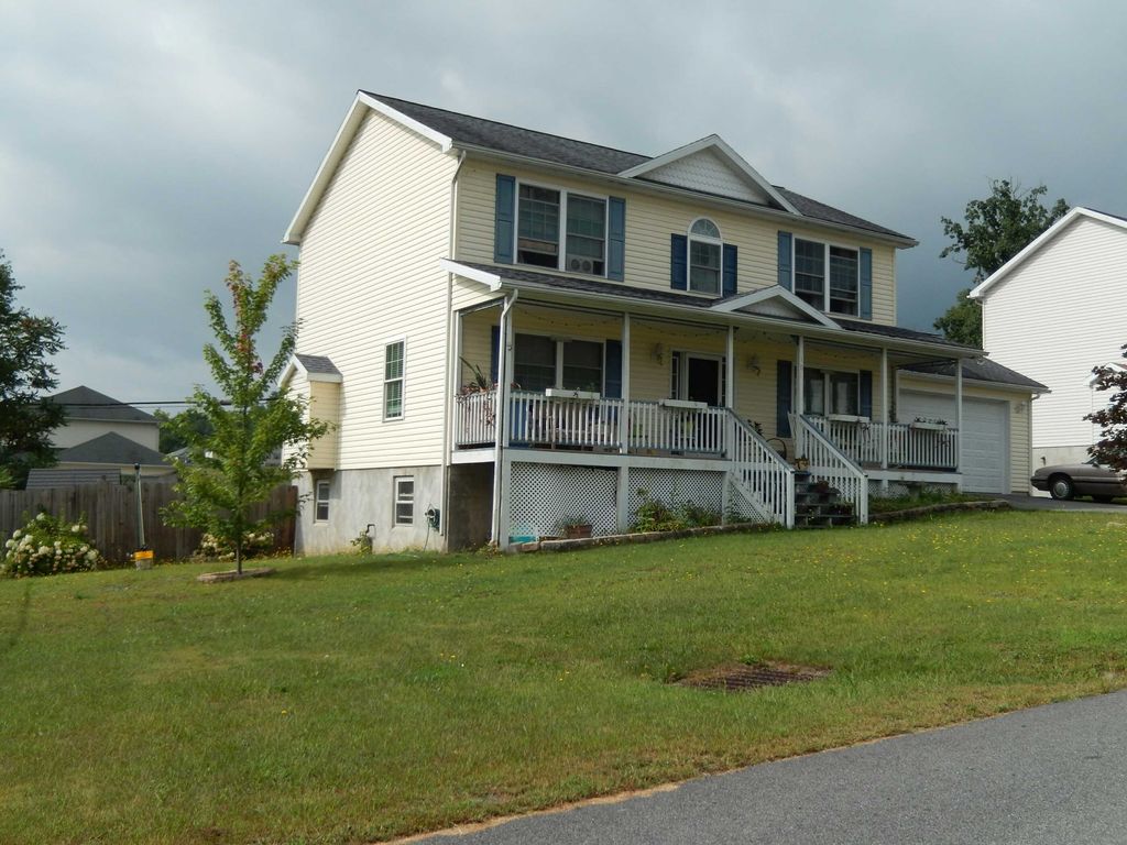 102 Raymond Dr, Jermyn, PA SingleFamily Home 5 Photos Trulia