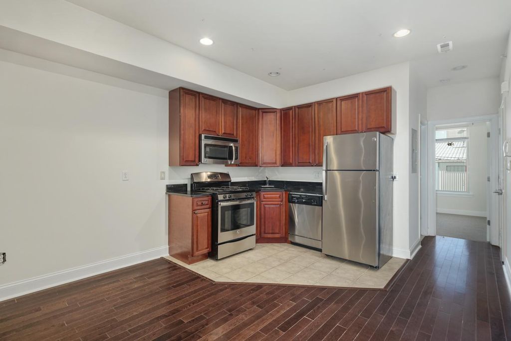 1814 N 16th St #8, Philadelphia, PA 19121