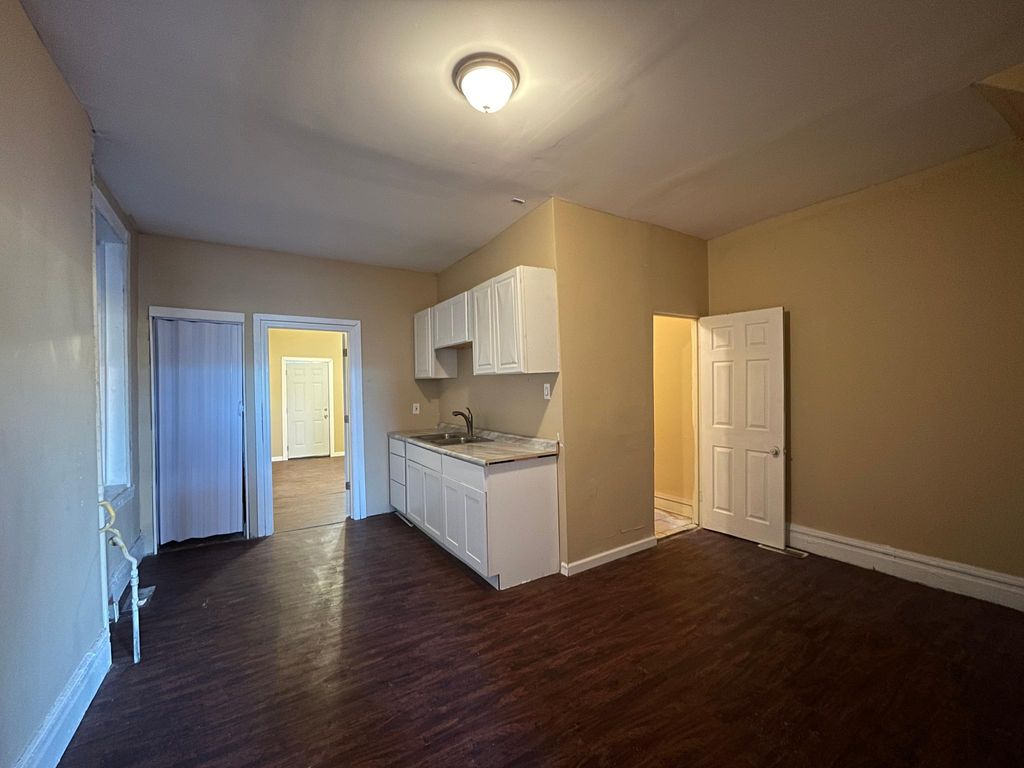 2901 Gravois Ave, Saint Louis, MO 63118