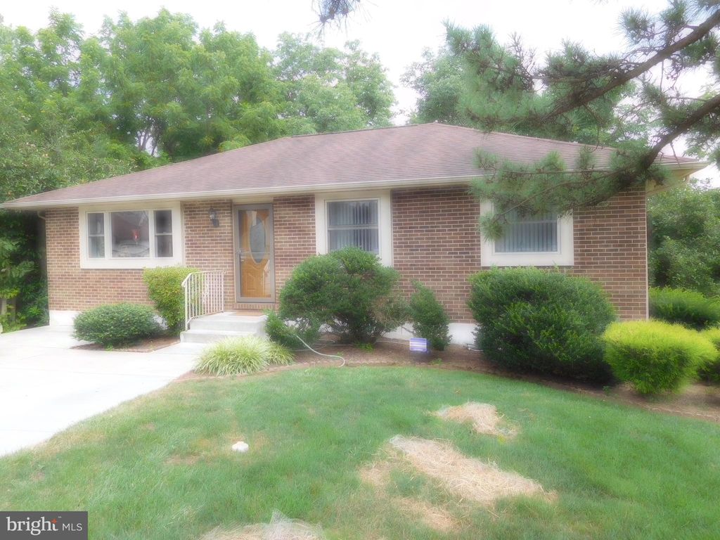 9 Philip Ct, Claymont, DE 19703