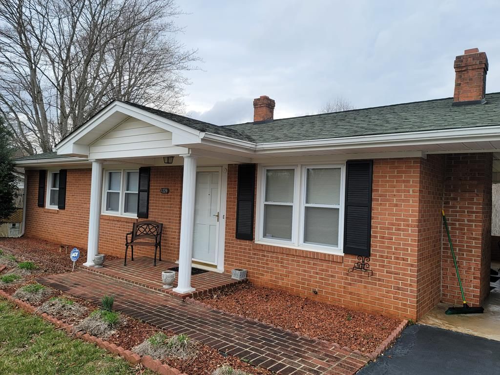 1229 Longview Dr, Bassett, VA 24055