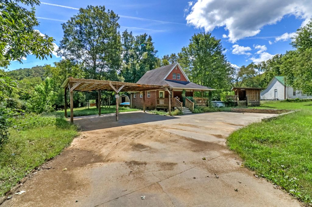 1339 Pond Creek Rd, Ashland City, TN 2 Bed, 1 Bath SingleFamily Home