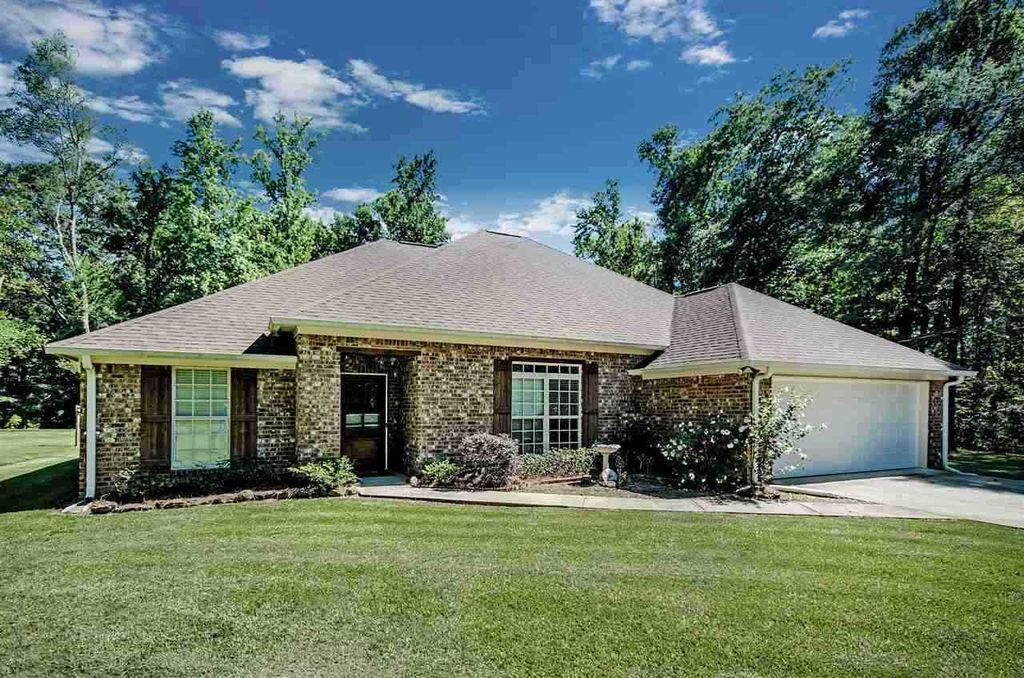 203 Church Rd, Brandon, MS 39047