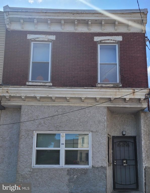 546 Walnut St, Camden, NJ 08103