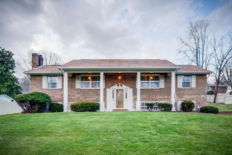 502 Whispering Way, Kingsport, TN 4 Bed, 3 Bath Single 502 Whispering Way, Kingsport, TN 4 Bed, 3 Bath Single
