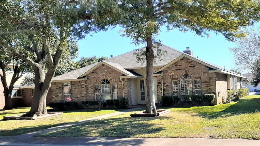 712 Azalea Dr, Desoto, TX 75115