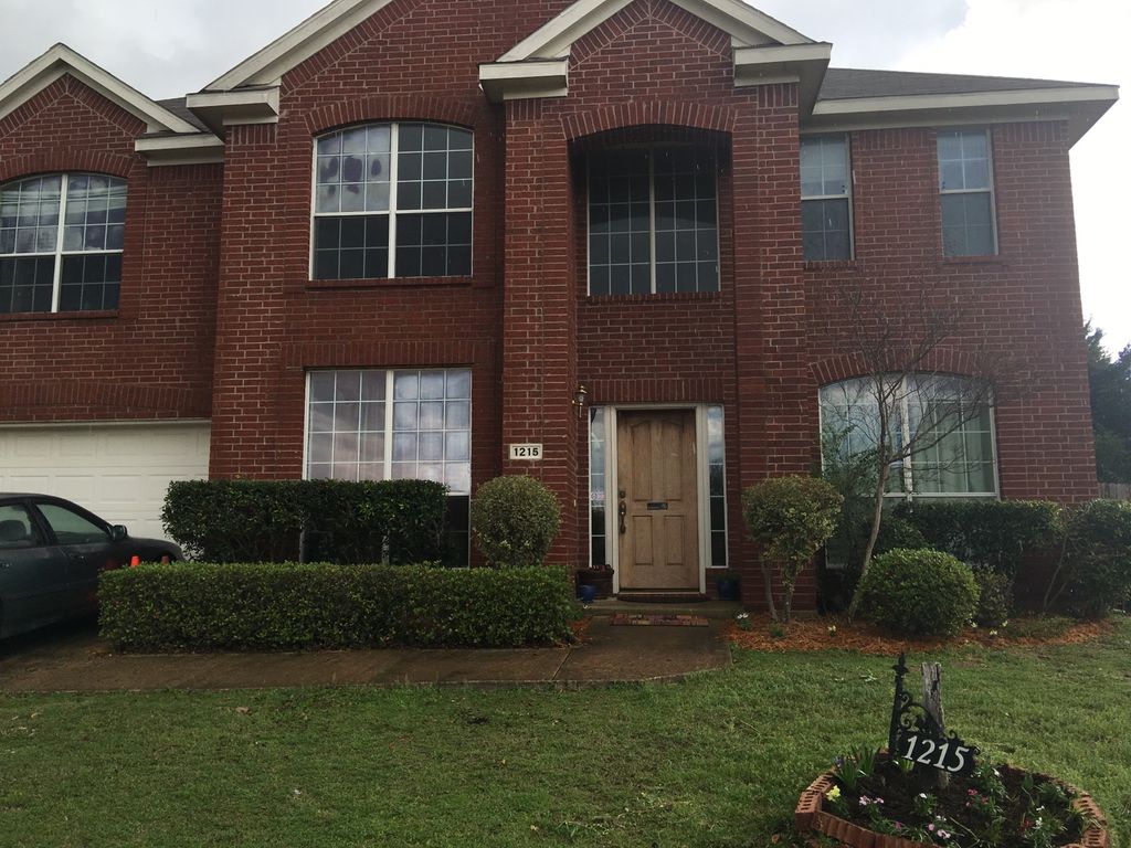 1215 Waterford Oaks Cir, Cedar Hill, TX 4 Bed, 3 Bath SingleFamily