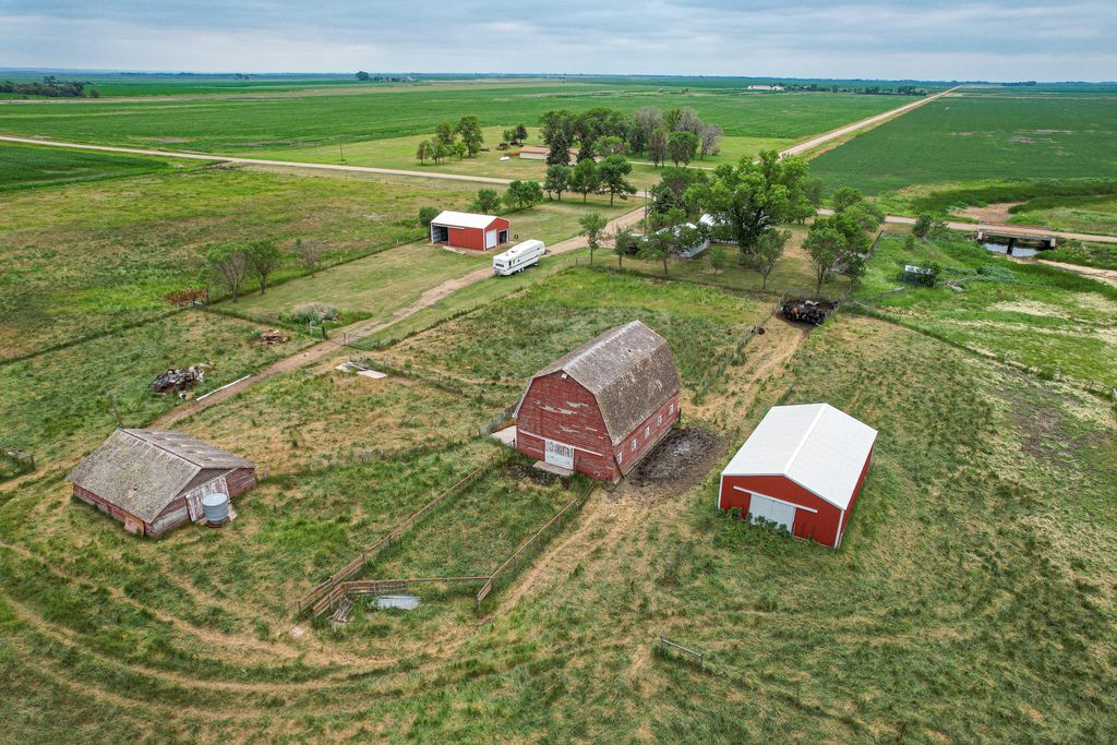 40008 148th St, Conde, SD 57434