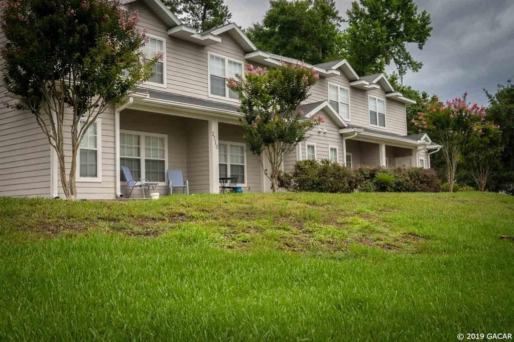 2710 NW 104th Ct #D, Gainesville, FL - 3 Bed, 3 Bath Condo - 24 Photos