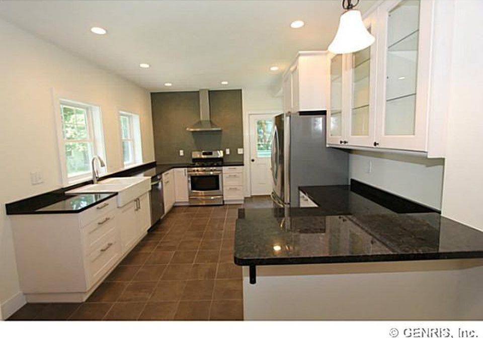 544 Linden St, Rochester, NY 14620
