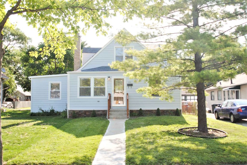 221 Rose St, Bensenville, IL 60106