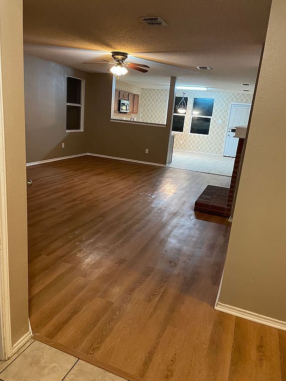 16512 Cowboy Trl, Justin, TX 76247