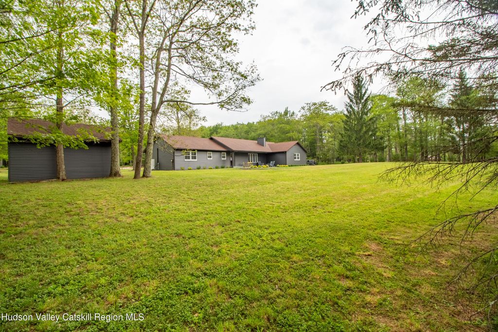 522 S Gully Road, Pine Bush, NY 12566
