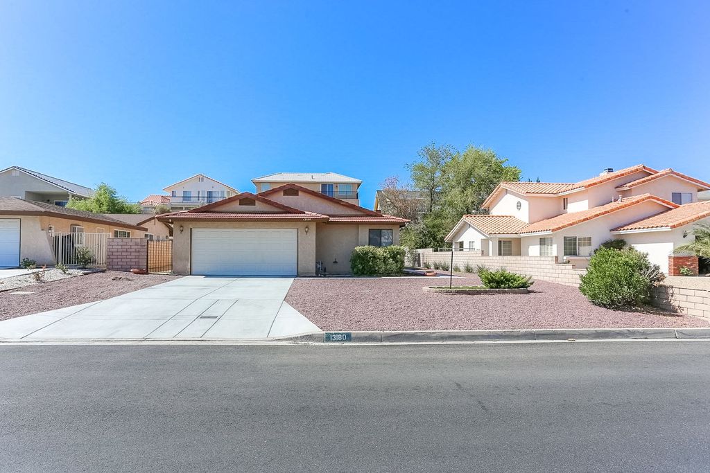 13180 Candleberry Ln, Victorville, CA 92395