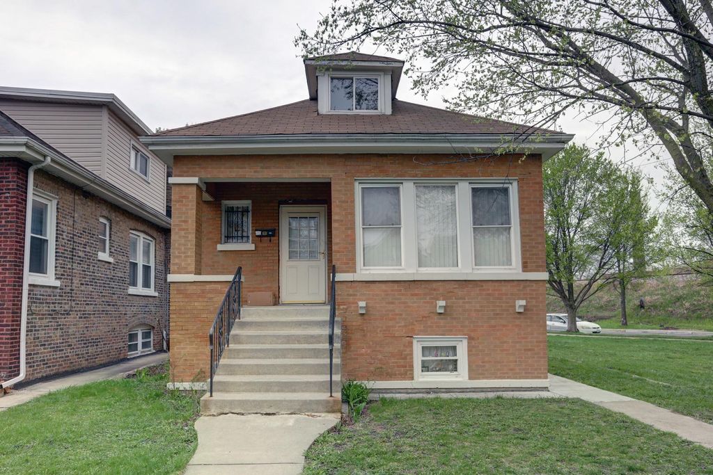 3549 W Evergreen Ave, Chicago, IL 60651