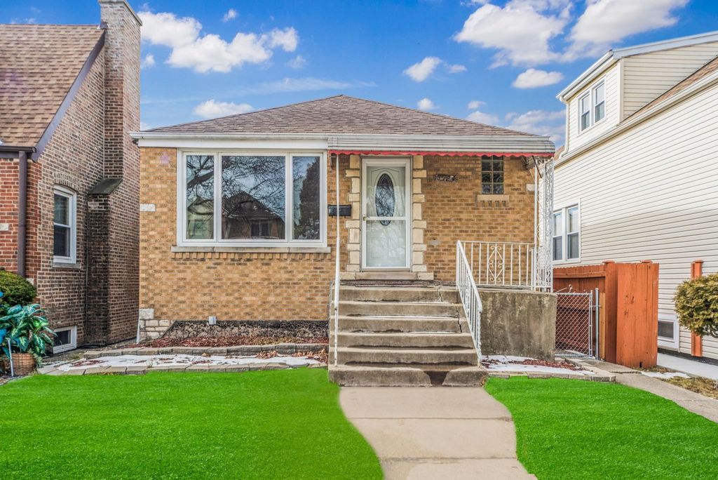 3724 N Nordica Ave, Chicago, IL 60634