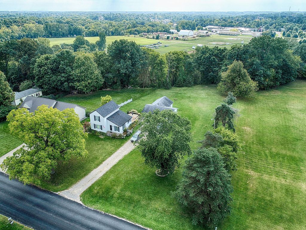 1055 Maynard Rd, Portland, MI 48875