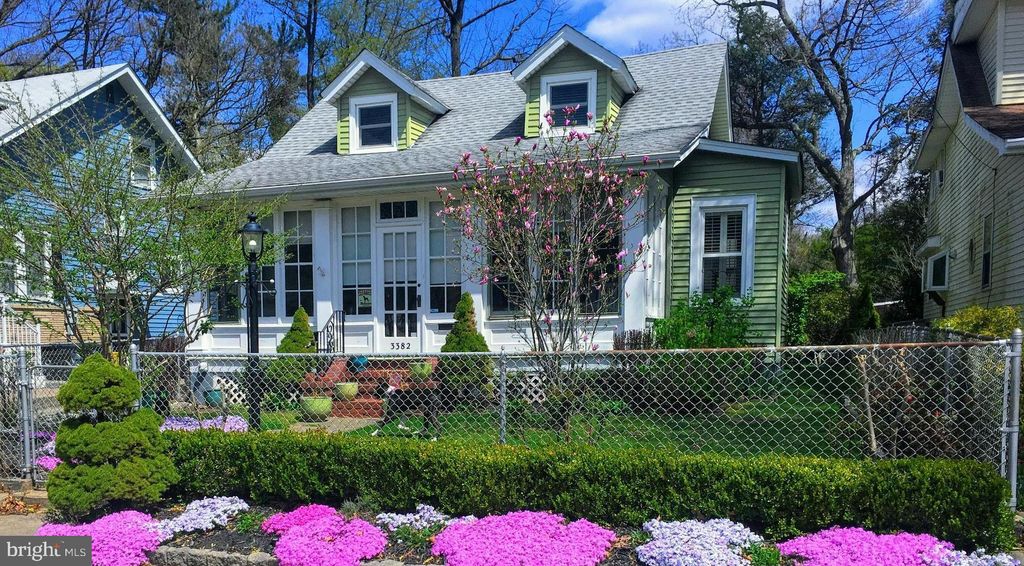 3382 E Hollywood Cir, Pennsauken, NJ 08109