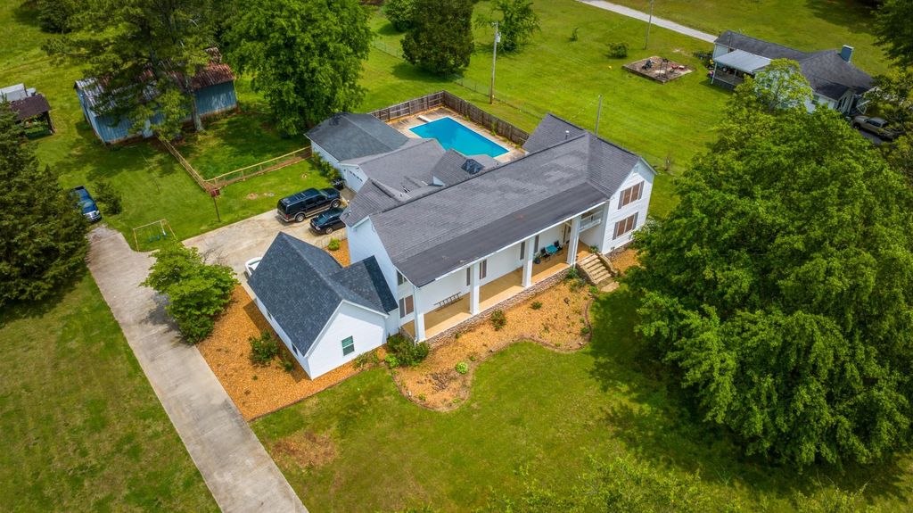 2285 County Road 30, Florence, AL 35634