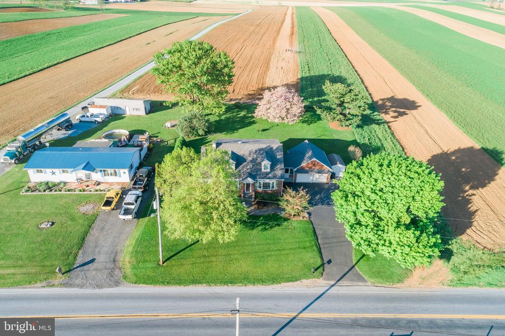5141 Newport Rd, Gap, PA 17527