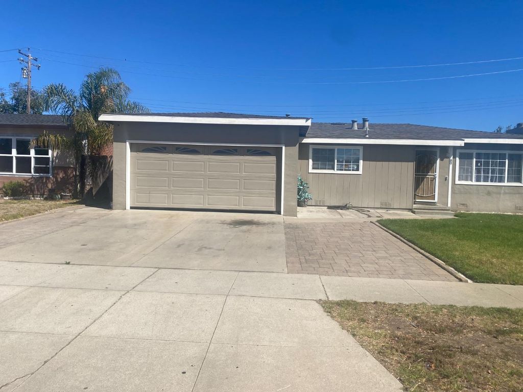 89 Santa Teresa Way, Salinas, CA 93906