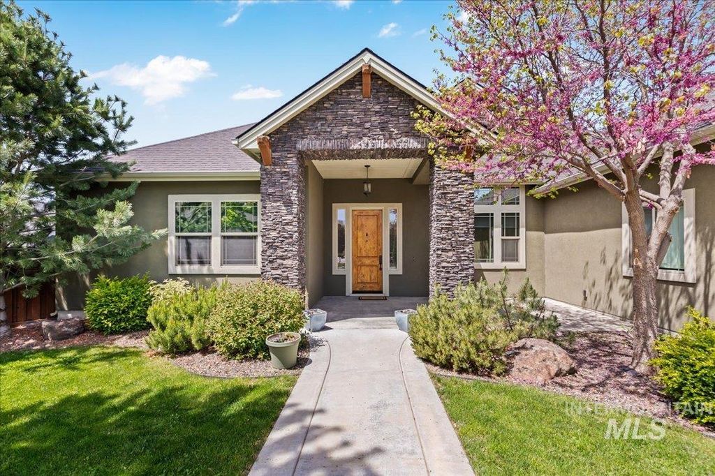 5579 N  Red Hills Ave, Meridian, ID 83646