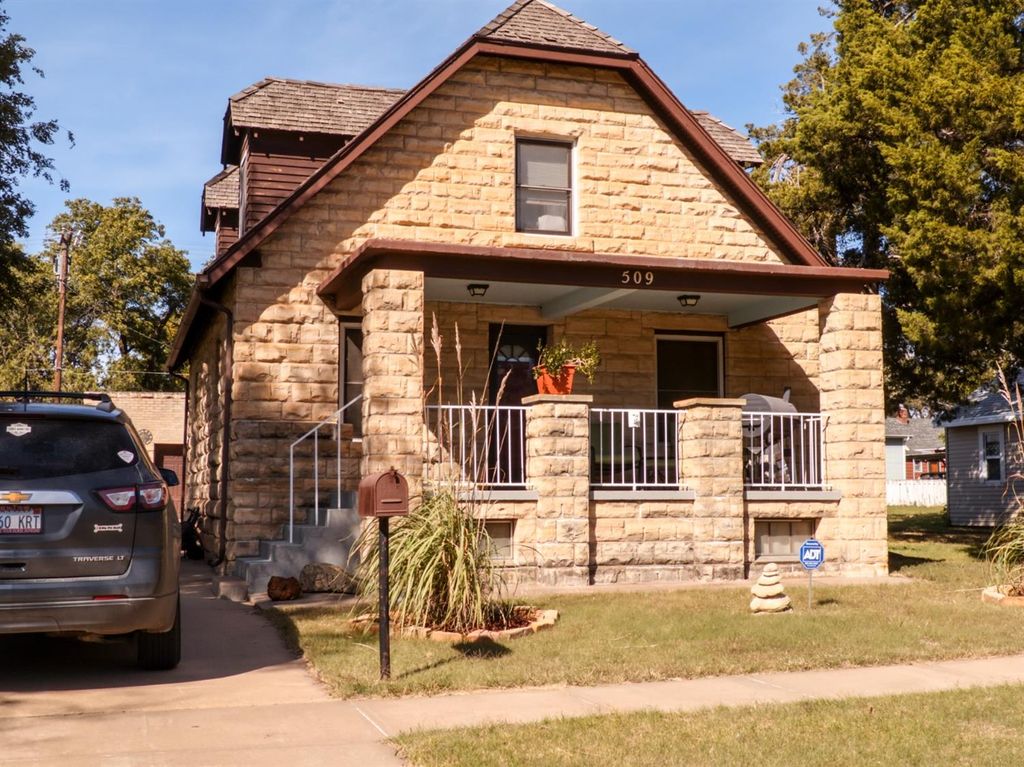 509 E Wisconsin St, Russell, KS 67665 Trulia