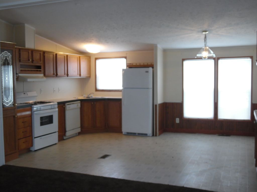 4020 County Farm Rd #191, Jackson, MI 49201