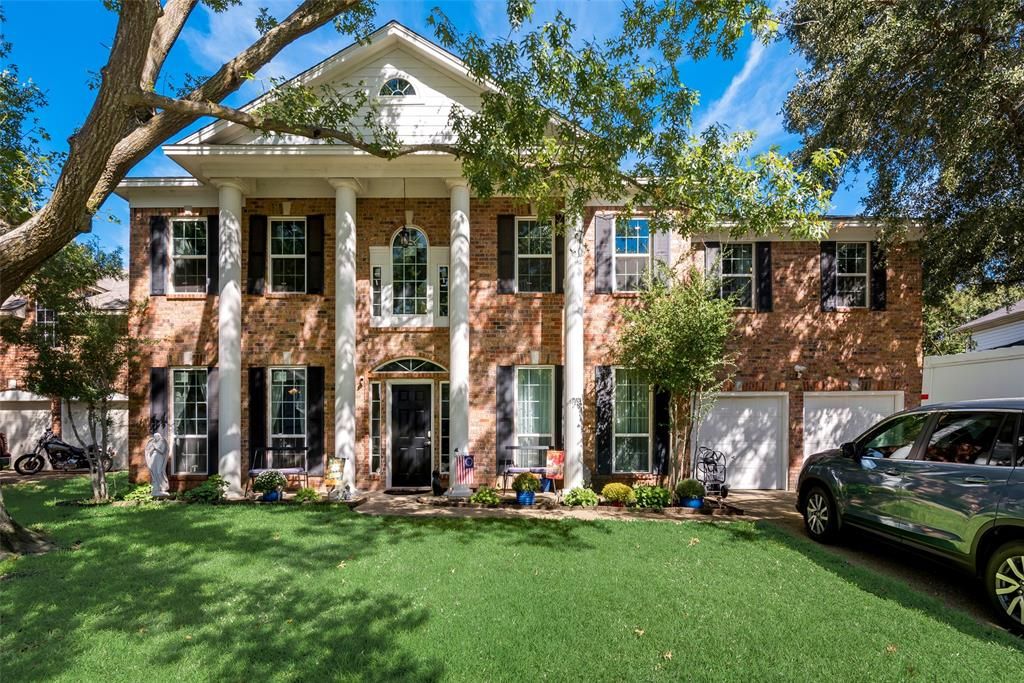 2715 Redstone Dr, Arlington, TX 76001