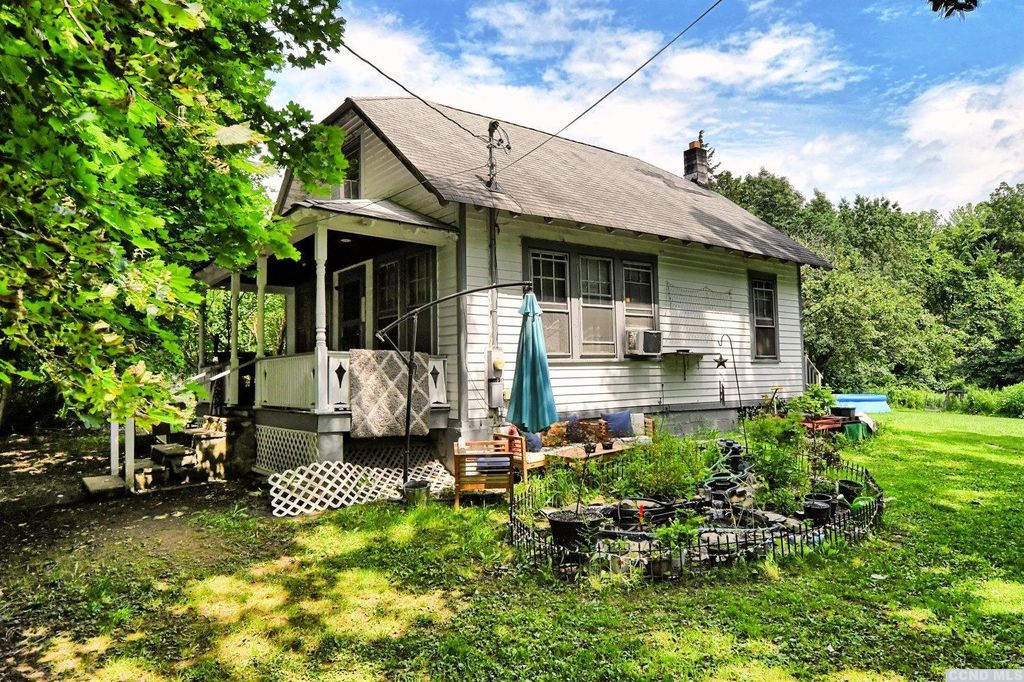 8563 Route 32, Cairo, NY 12413