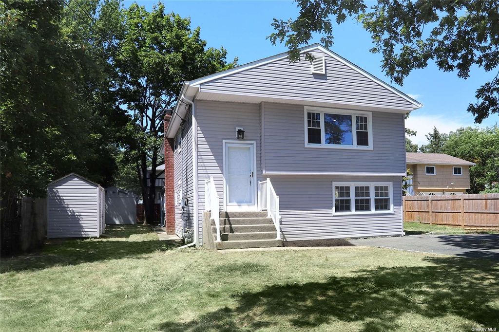 1 Erlanger Boulevard, North Babylon, NY 11703 Trulia