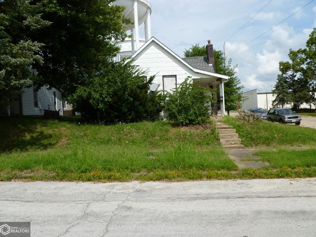 2203 Exchange St, Keokuk, IA 52632