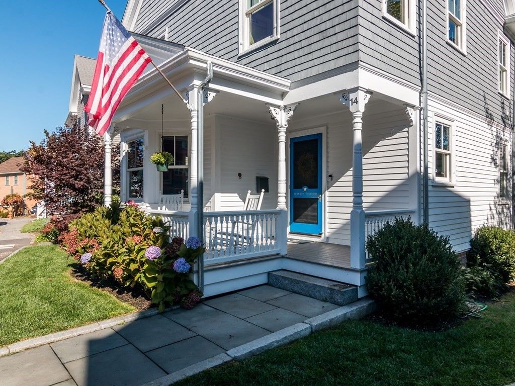 14 North St, Manchester, MA 01944